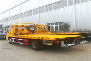 双滦附近拖车救援搭电